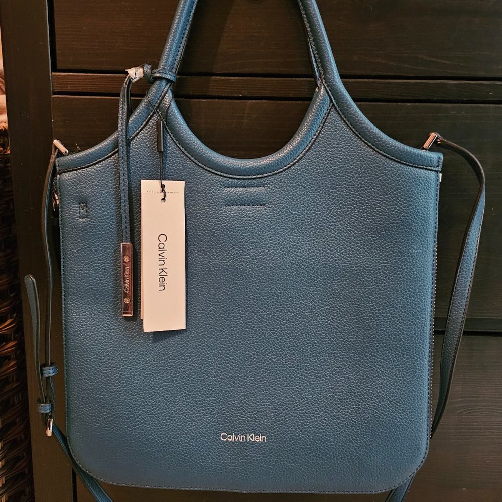 Calvin Klein Gabrianna Slim Expandable Side Zip Around Vegan Tote Bag- Turquoise